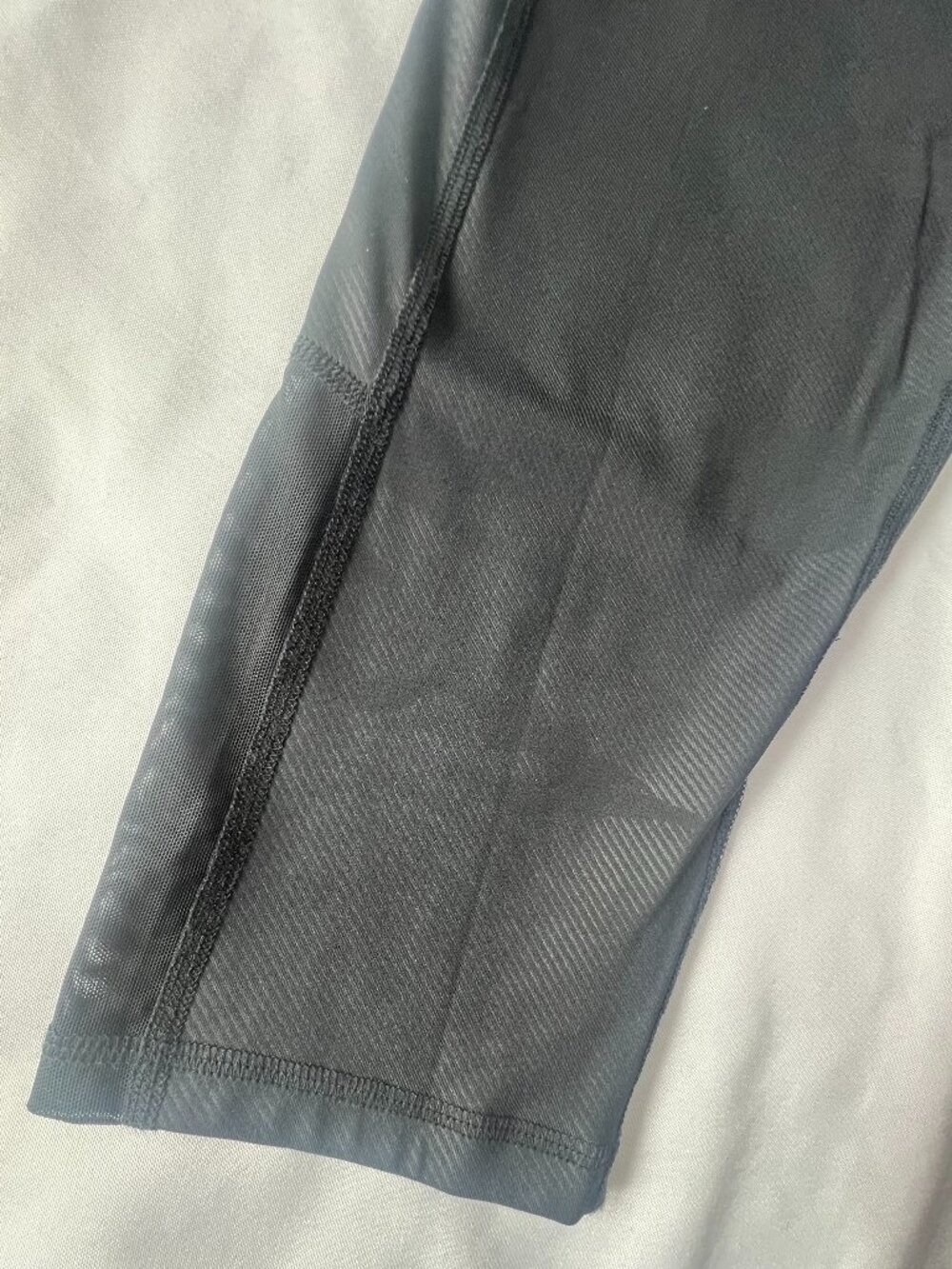 Varley Capri Leggings Womens Black Camo Mesh Cutouts Athletic Pants Size M - Picture 3 of 15
